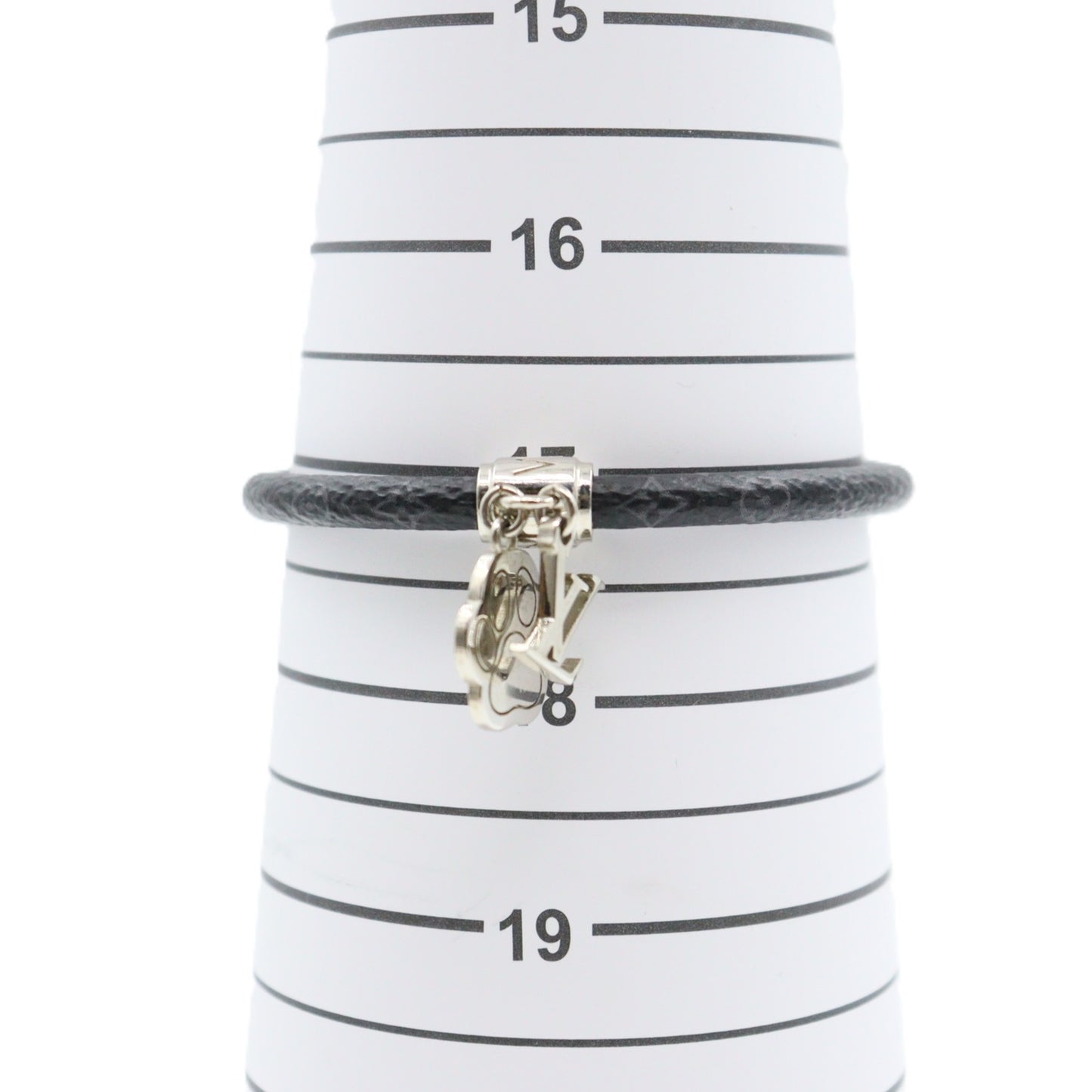 Louis Vuitton Paw Bracelet M8879E