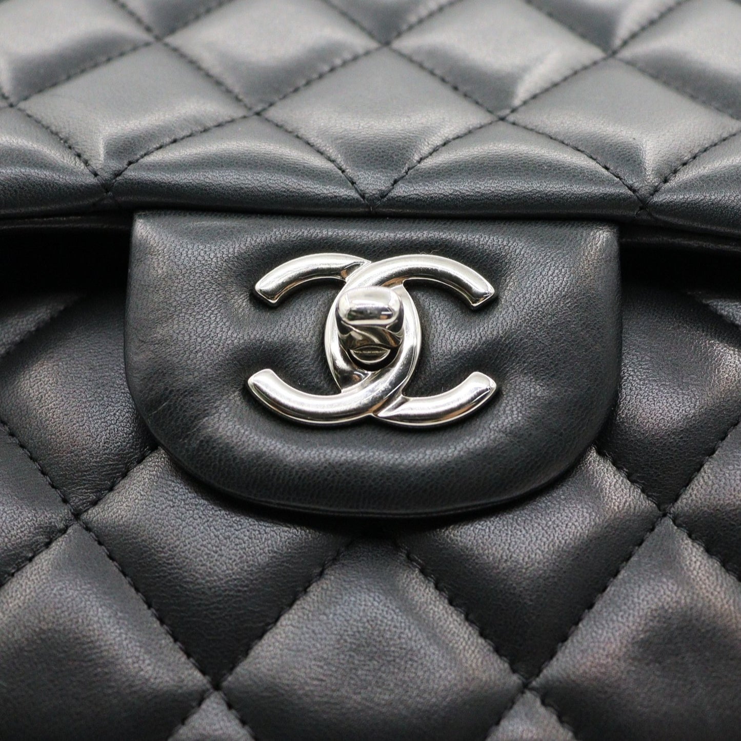 Chanel Classic Flap Jumbo Chain Shoulder A58600