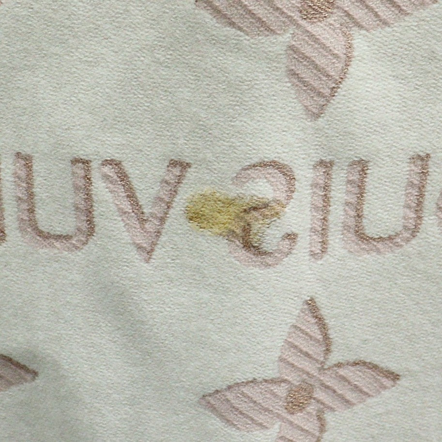 Louis Vuitton Essential Shine Scarf M78237