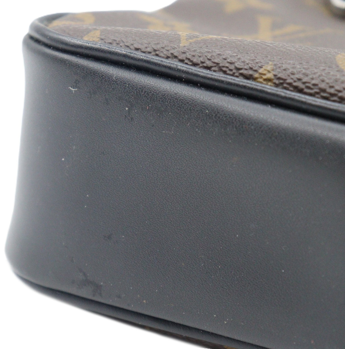 Louis Vuitton Kasai Clutch M42838