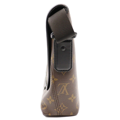 Louis Vuitton Magnetic Messenger Shoulder Bag M45557