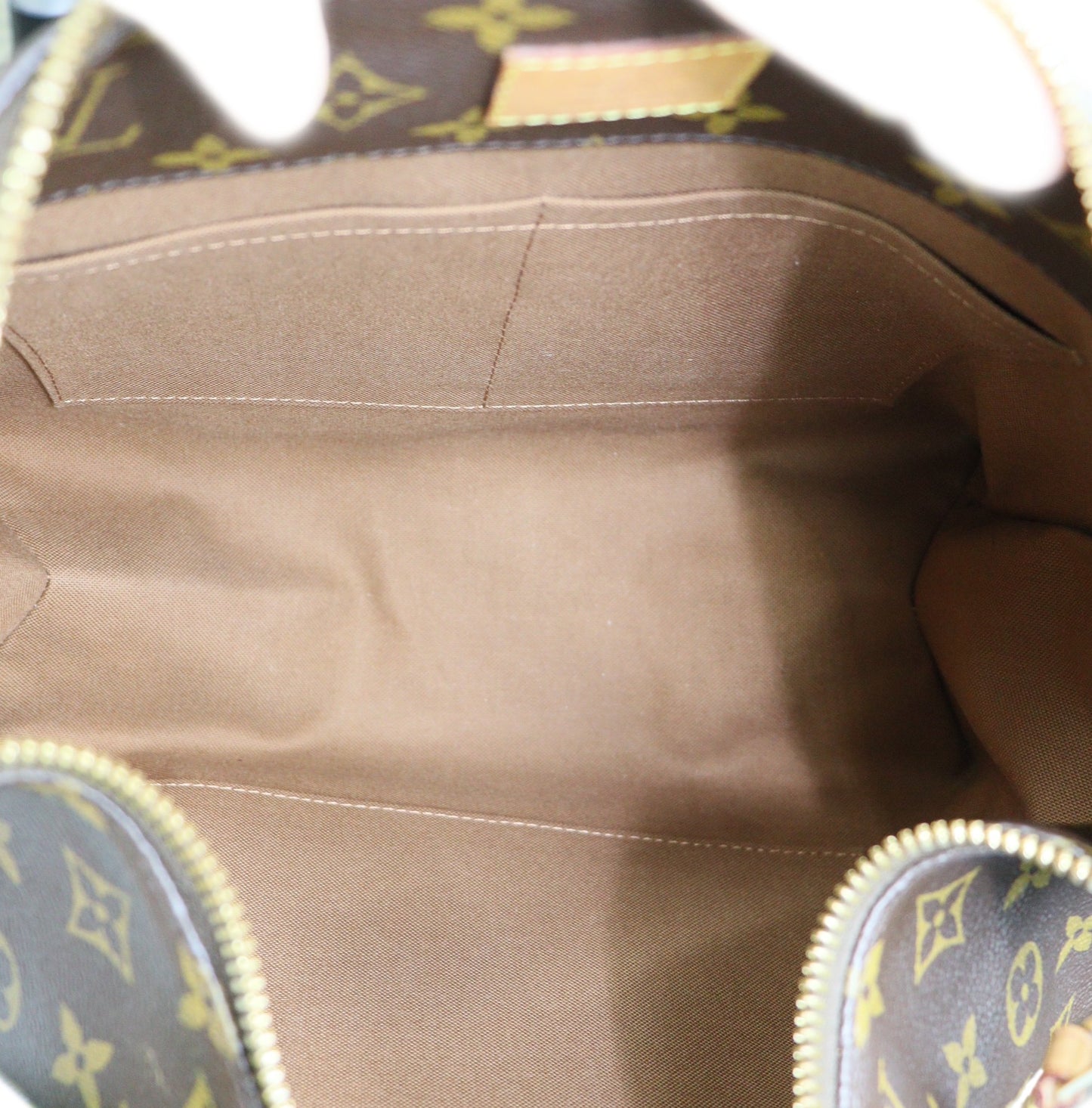 LV Shuri PM Shoulder bag M40586