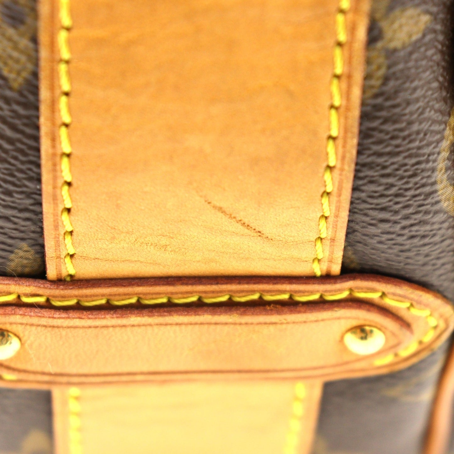 Louis Vuitton Tulum GM Shoulder Bag M40075