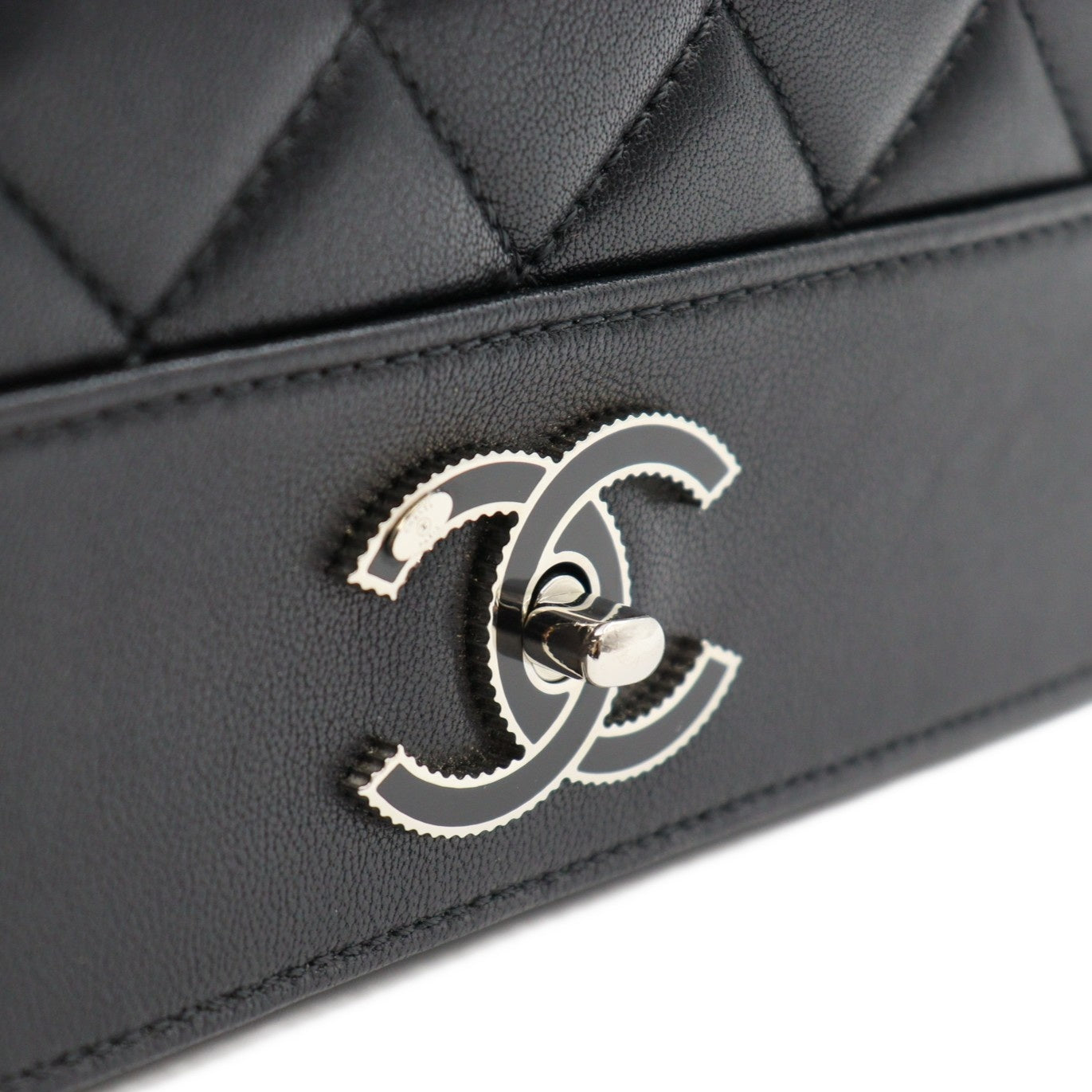 Chanel Chain Shoulder A93083
