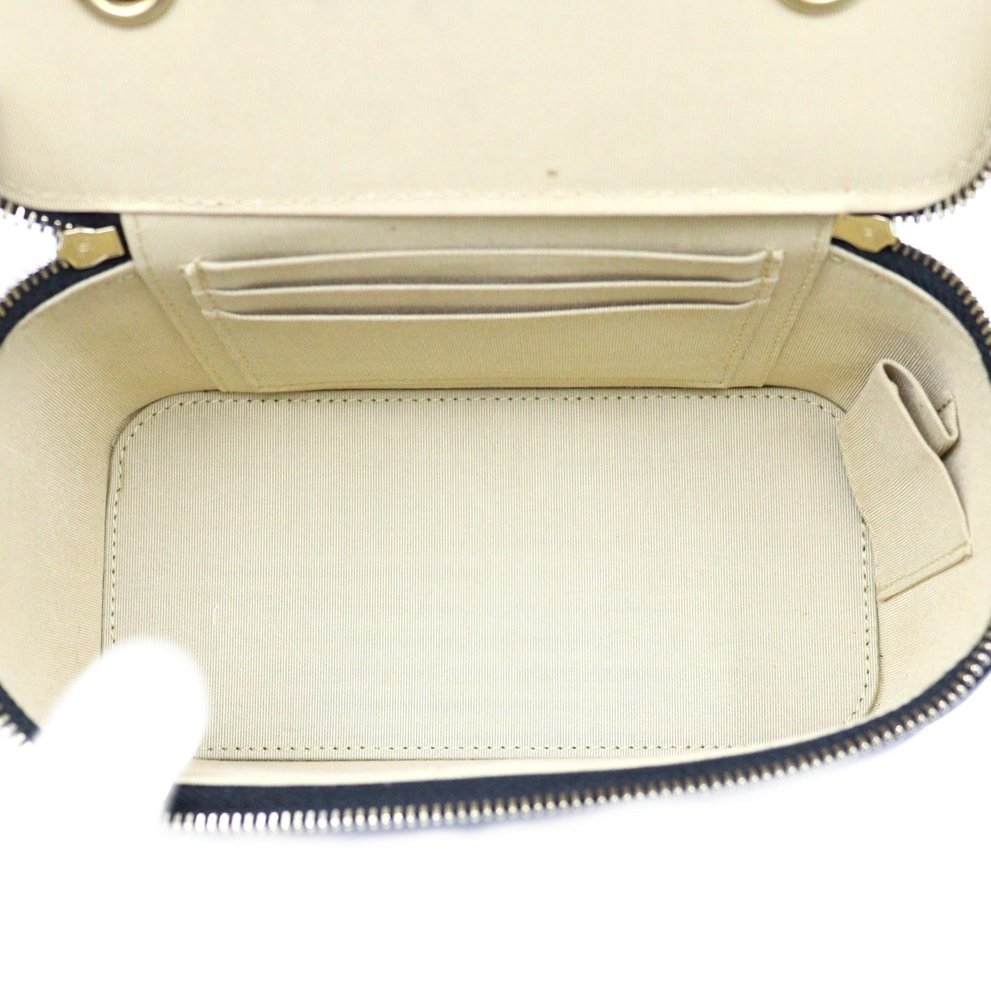 Chanel Vanity bag AP2303