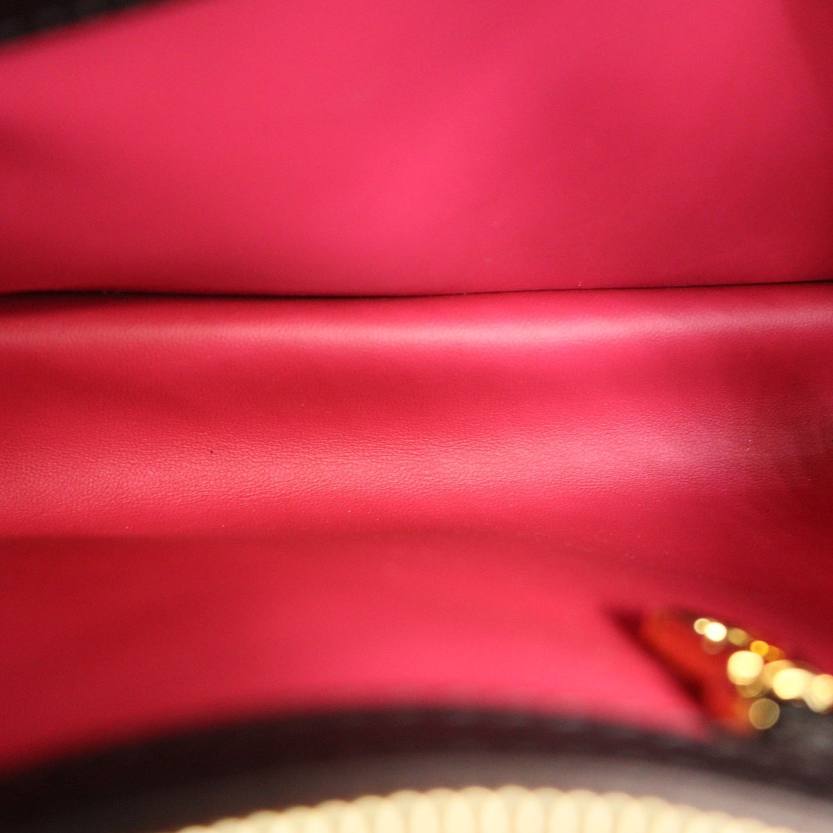 Louis Vuitton Capucines MM 2 way shoulder M24727