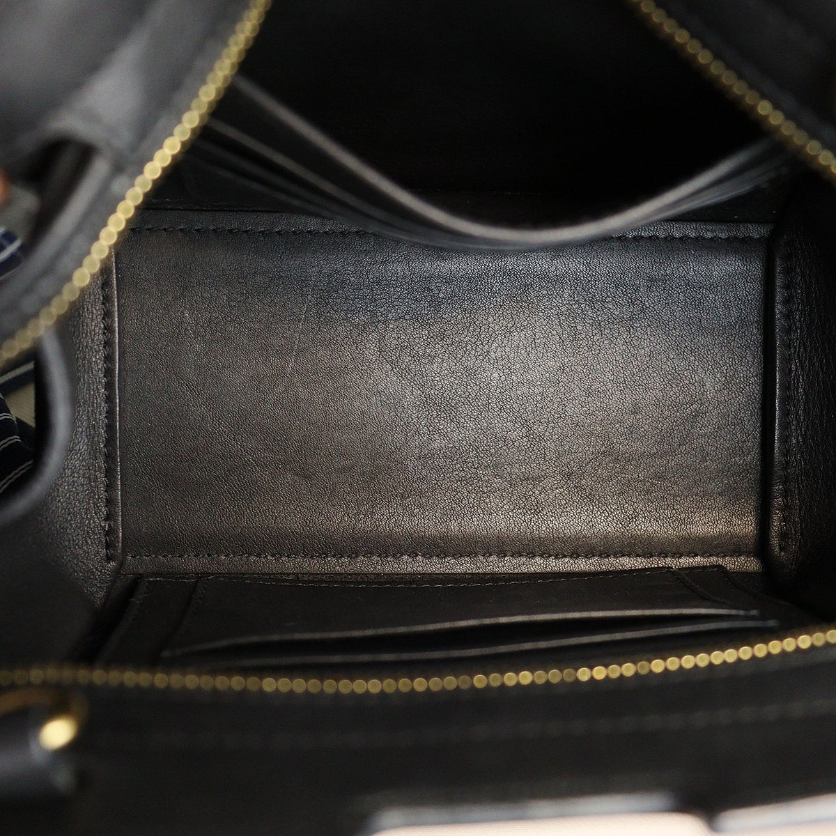 Saint Laurent Y Line Min Shoulder Bag 452322