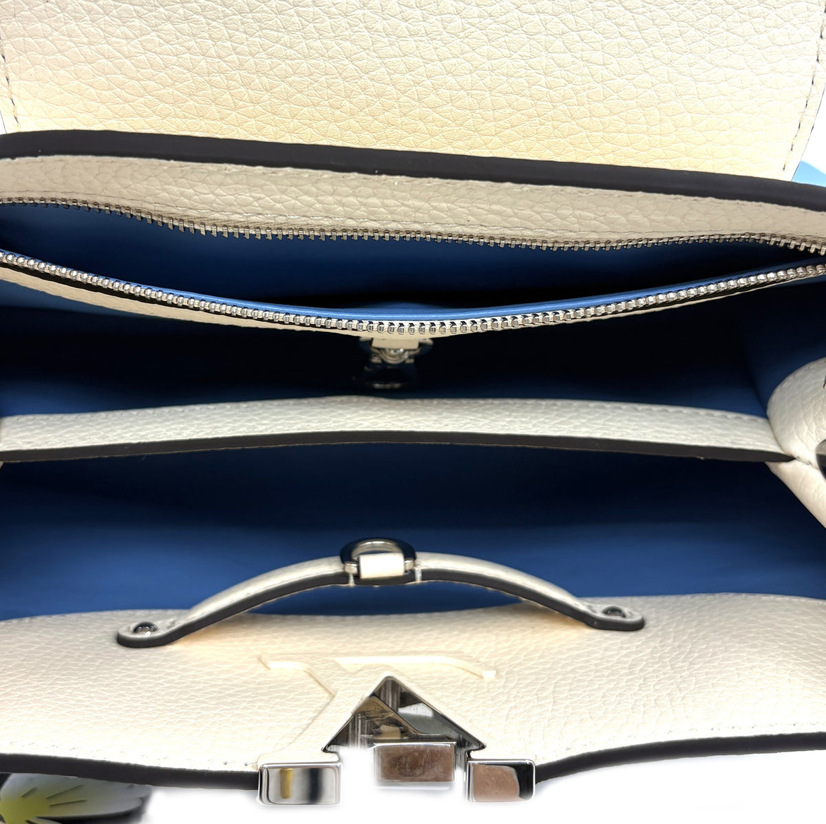 Louis Vuitton Capucines MM 2 Way Shoulder M57915