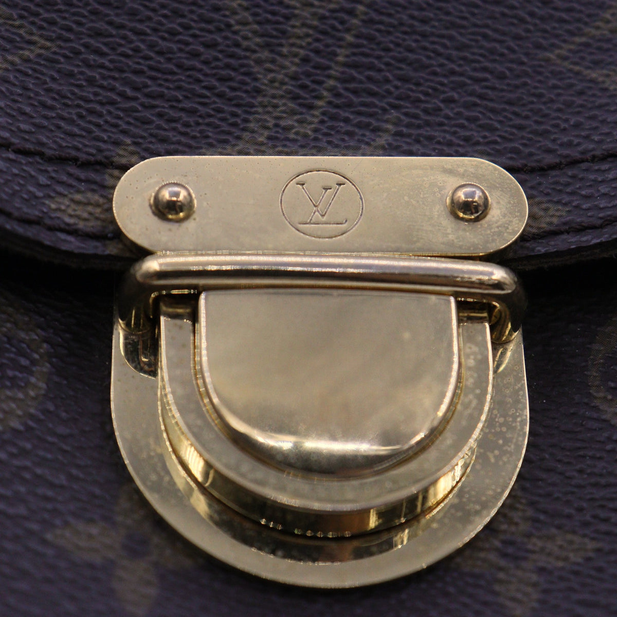Louis Vuitton Manhattan PM Handbag M40026