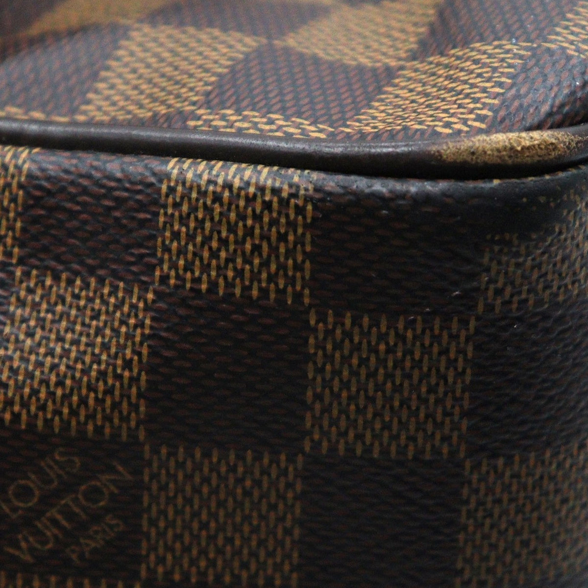 Louis Vuitton Shelton MM Shoulder Bag N41149