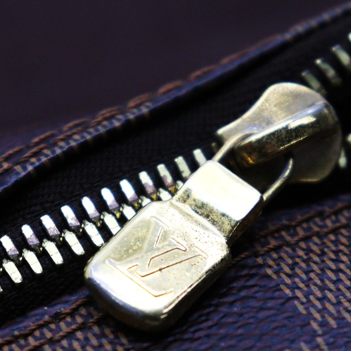 Louis Vuitton Shelton MM Shoulder Bag N41149