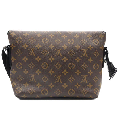 Louis Vuitton Magnetic Messenger Shoulder Bag M45557