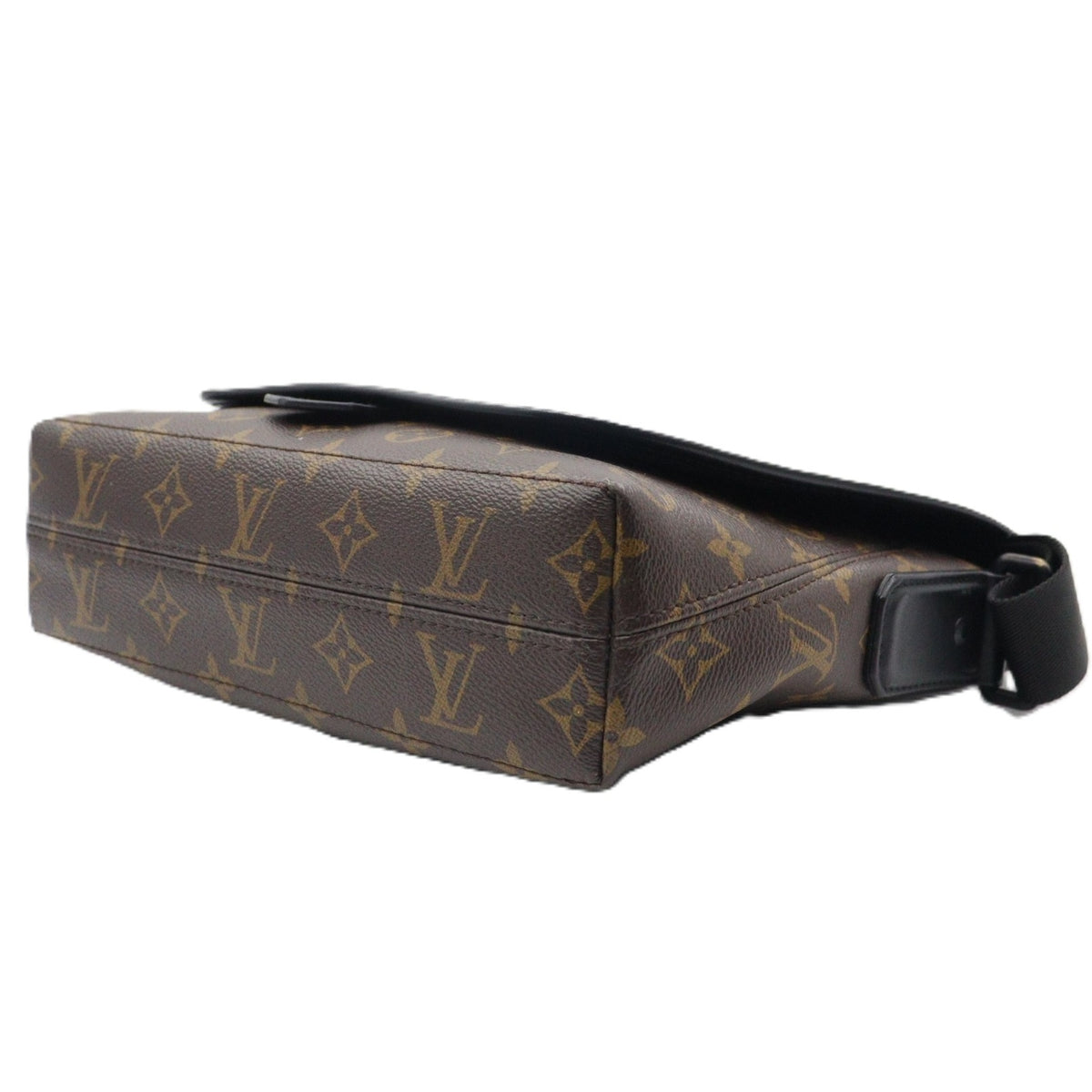 Louis Vuitton Magnetic Messenger Shoulder Bag M45557