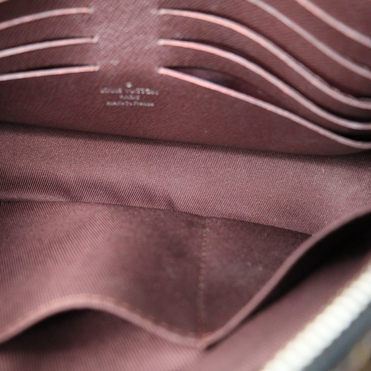 Louis Vuitton Kasai Clutch M42838